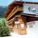 Hotell First Mountain Zillertal Aschau Im Zillertal