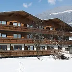 Hotell First Mountain Zillertal 3*