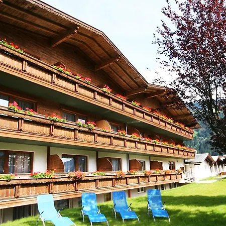 First Mountain Zillertal Hotel