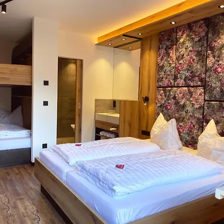 First Mountain Zillertal Szálloda