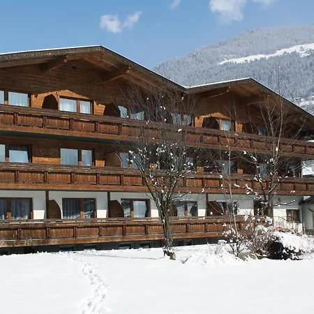 Szálloda First Mountain Zillertal 3*